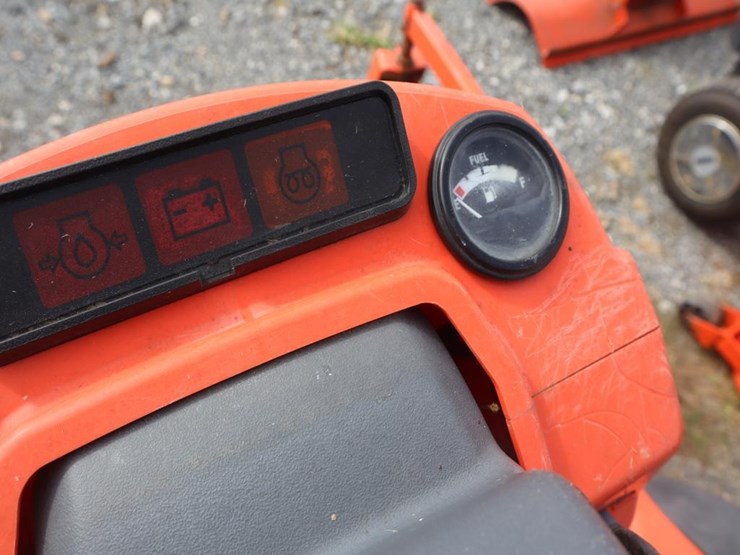 2006-kubota-f2880-image-18