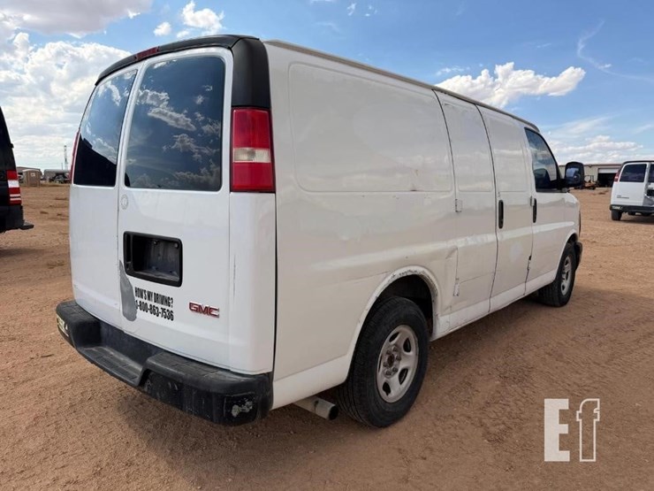 2004-gmc-savana-g1500-image-4