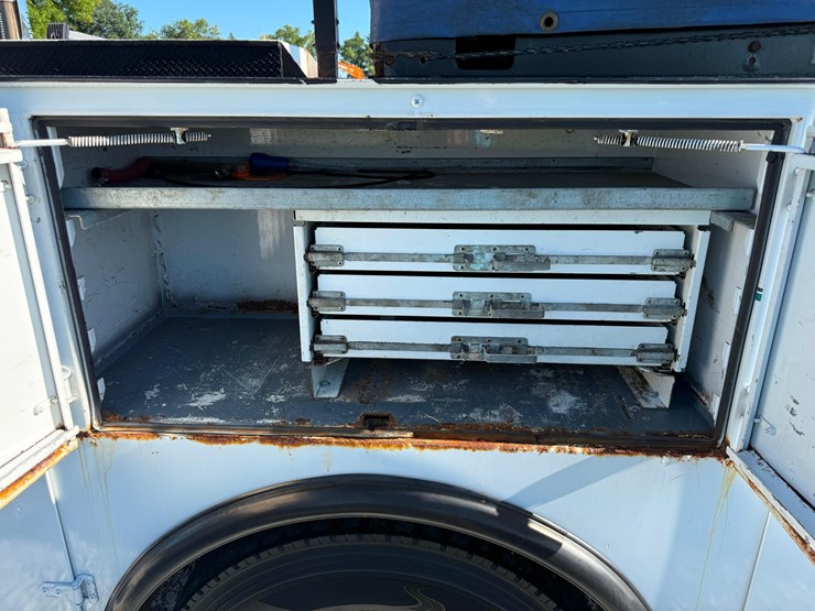 2007-ford-f750-xlt-sd-image-24
