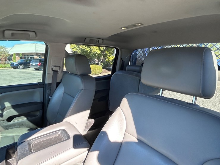 2017-gmc-3500-image-41