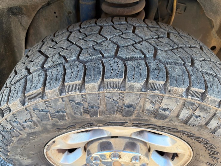 #98-•-2013-ford-xlt-f-250-pickup-truck-image-14