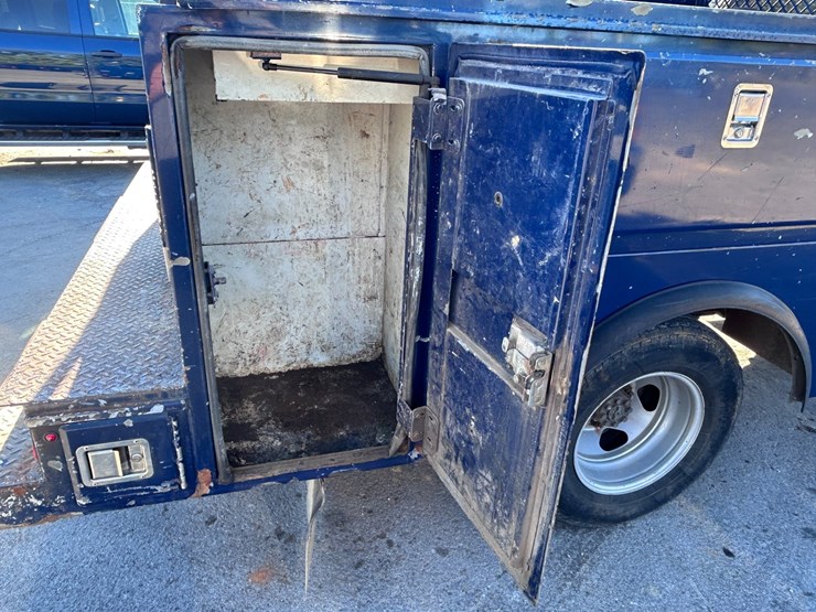 2017-gmc-3500-image-19