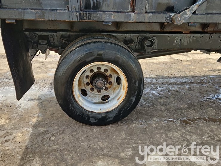 2000-ford-f650-xl-image-9