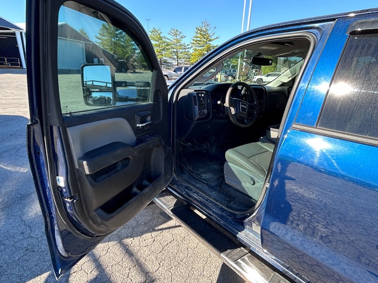 2017-gmc-3500-image-34