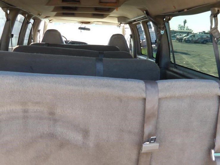 2002-gmc-3500-image-14