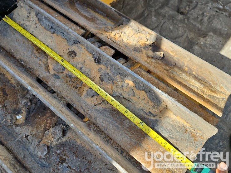 2021-caterpillar-d4-lgp-image-18