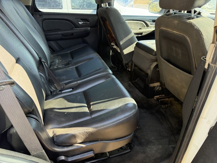 2008-chevrolet-tahoe-image-27