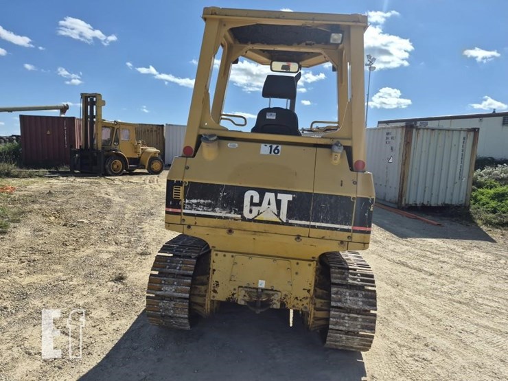 2003-caterpillar-d4g-xl-image-7