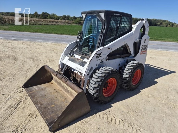 2010-bobcat-s205-image-1