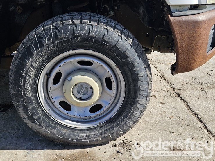 2016-ford-f250-xl-image-10