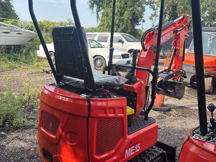 new-sd-lanch-co-mini-excavator-model-me15-image-4