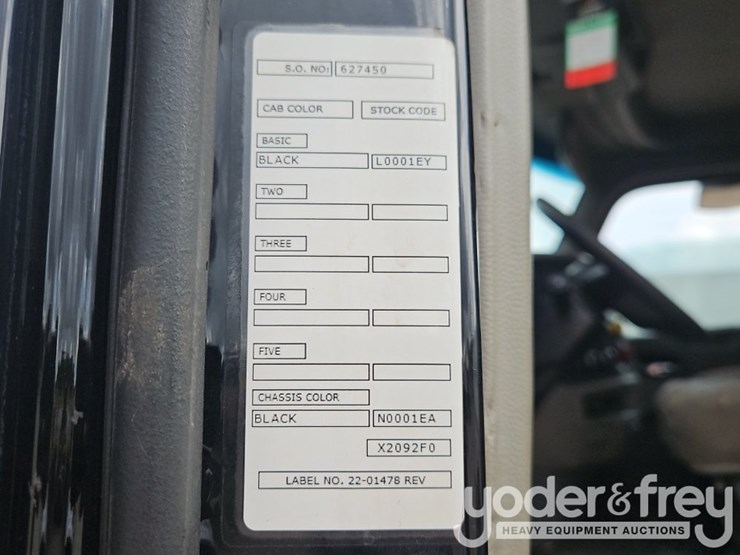 2019-peterbilt-579-image-41