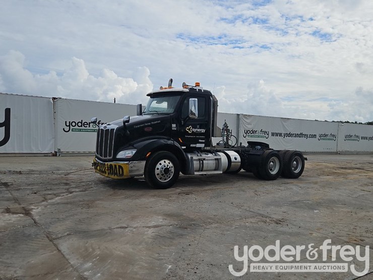 2019-peterbilt-579-image-2