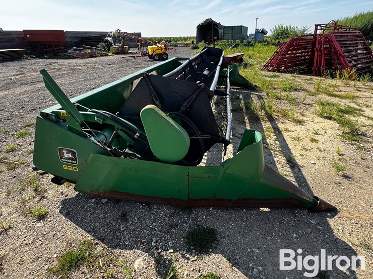 1990-john-deere-920-image-4