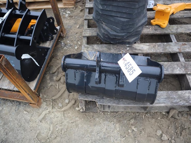 mini-excavator-bucket-image-3