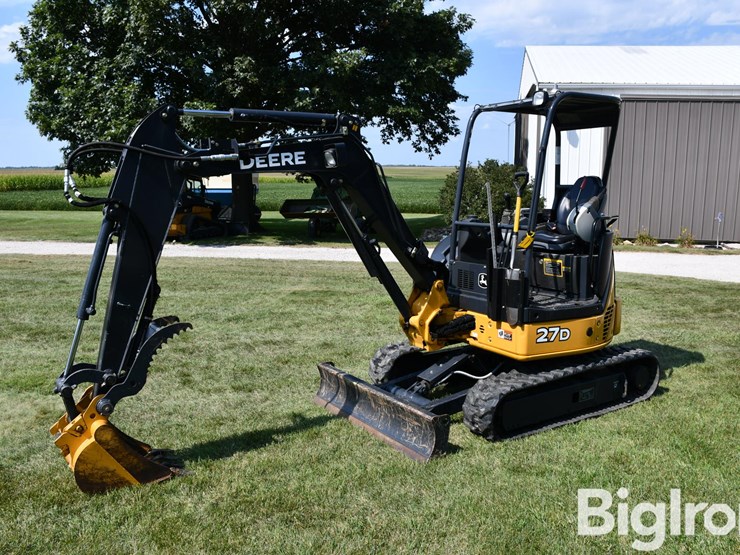 2020-deere-27d-image-1