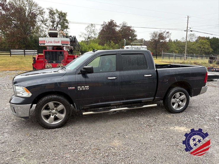 2016-dodge-1500-image-1