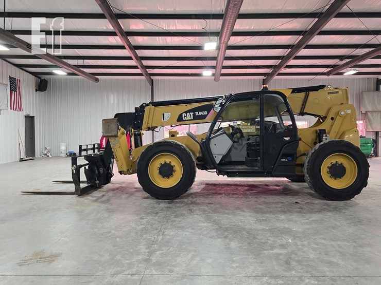 2018-caterpillar-tl943d-image-5