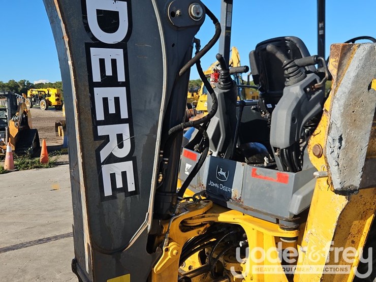2016-deere-310sl-image-21
