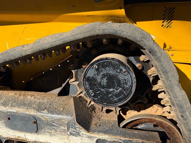 2021-deere-325g-image-7