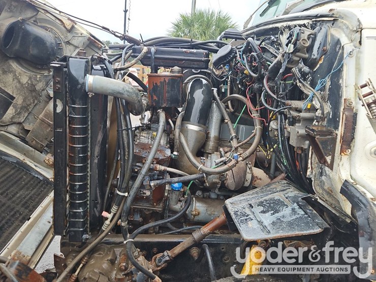 1990-ford-l8000-image-22