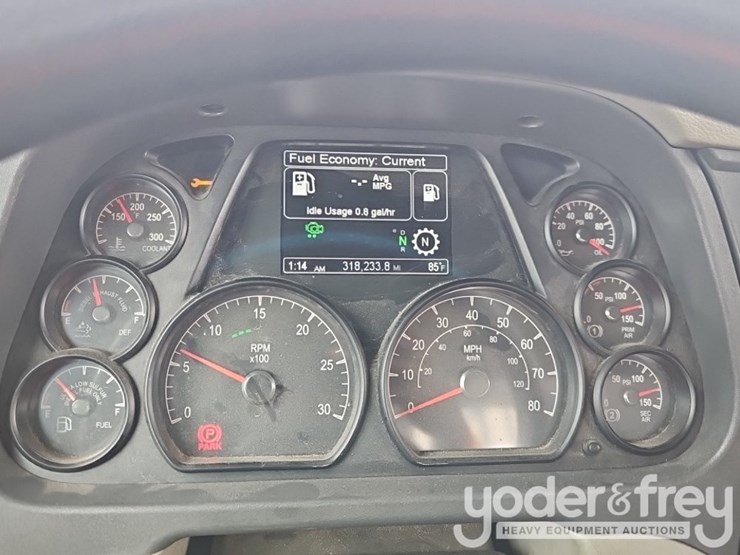 2019-peterbilt-579-image-37