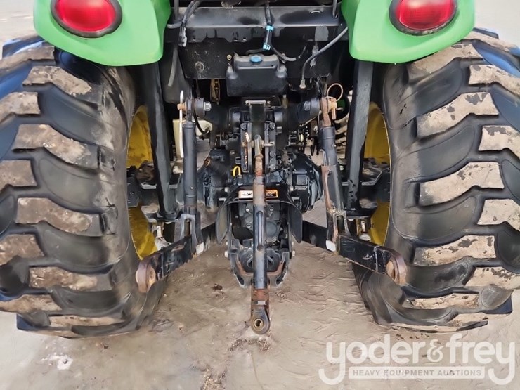 2012-john-deere-4520-image-17