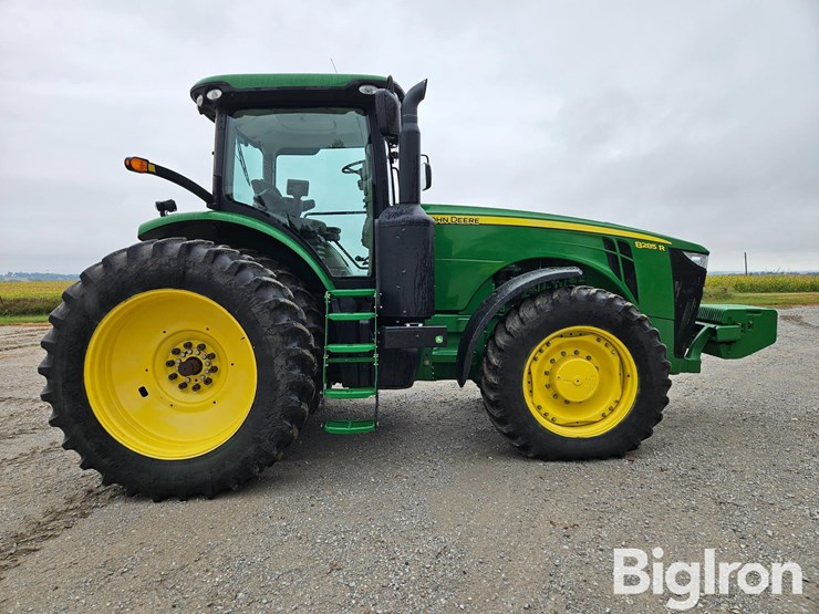 2011-john-deere-8285r-image-4