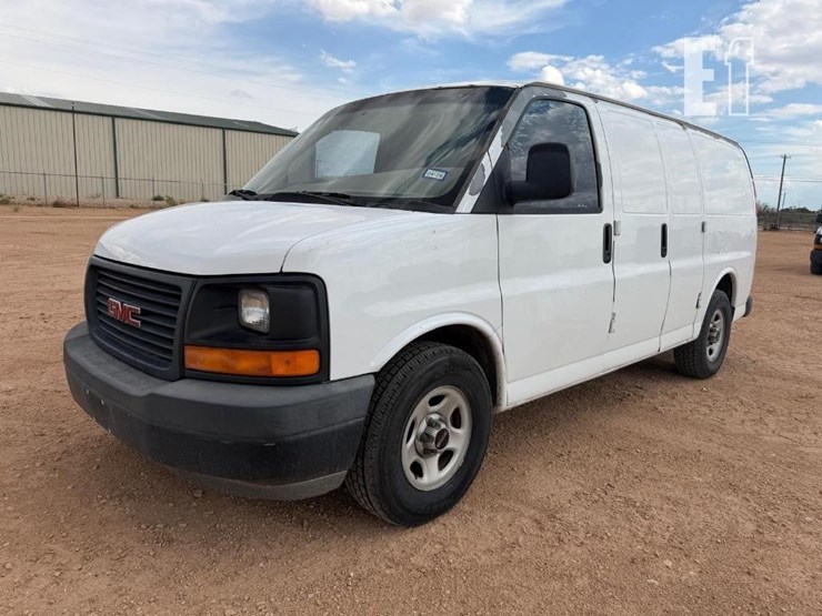 2003-gmc-savana-g1500-image-1