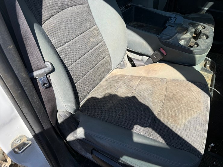 2016-dodge-1500-image-52