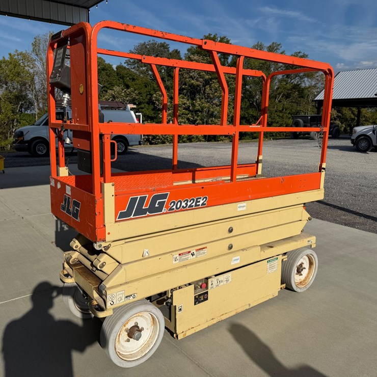 2001 JLG 2032E2