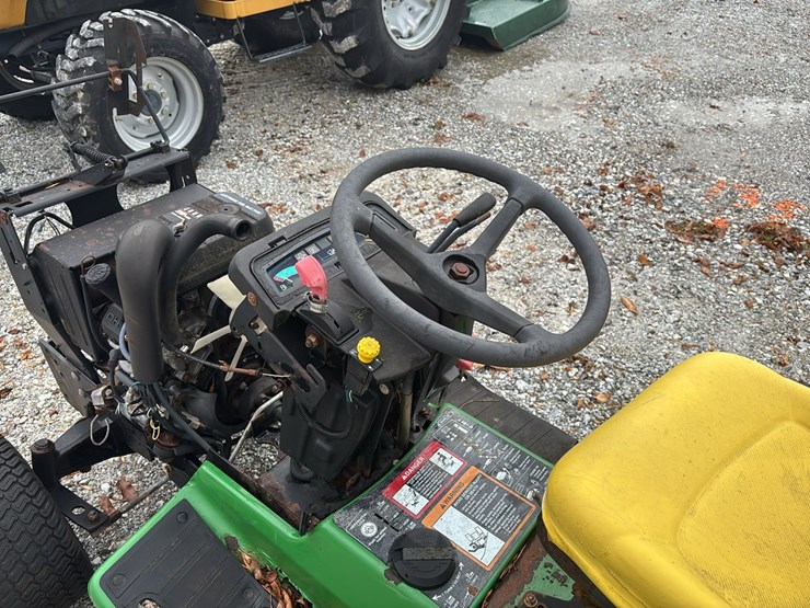 john-deere-425-image-11