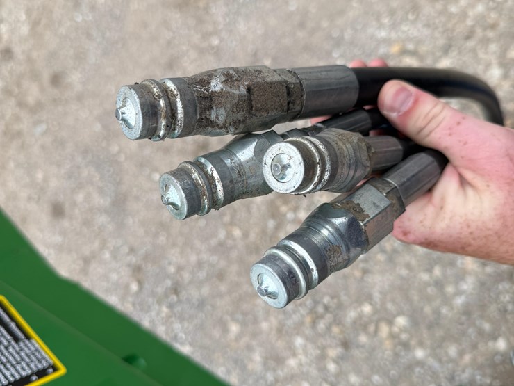 2020-john-deere-946-image-16