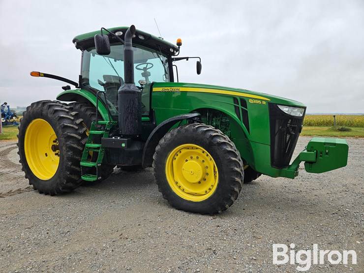 2011-john-deere-8285r-image-3