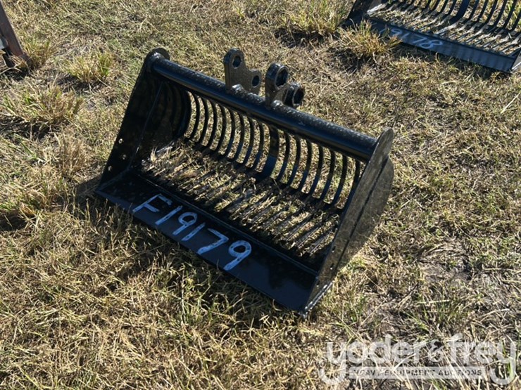 unused-captok-excavator-screening-bucket-image-1