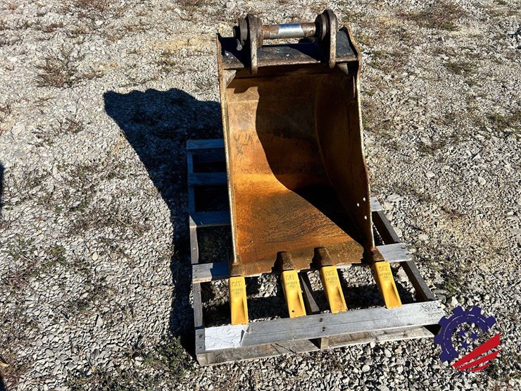 caterpillar-24-image-8