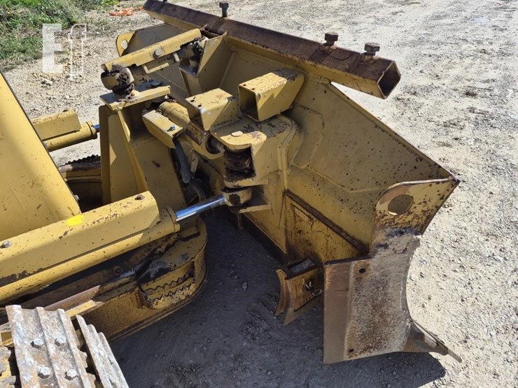 2003-caterpillar-d4g-xl-image-10