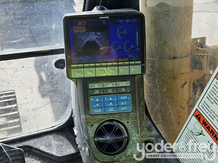 2015-komatsu-pc360-lc-11-image-43