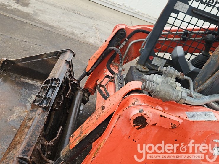 2019-kubota-svl65-2-image-13