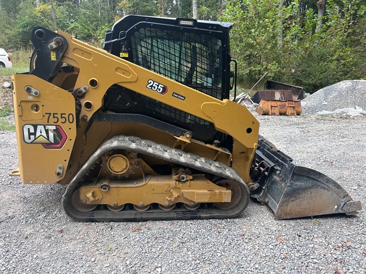 2025-caterpillar-255-image-9