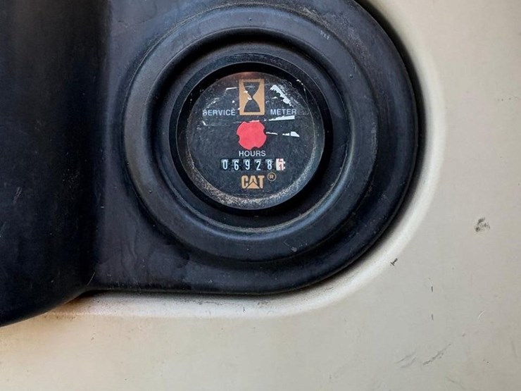 2004-caterpillar-318cl-image-31