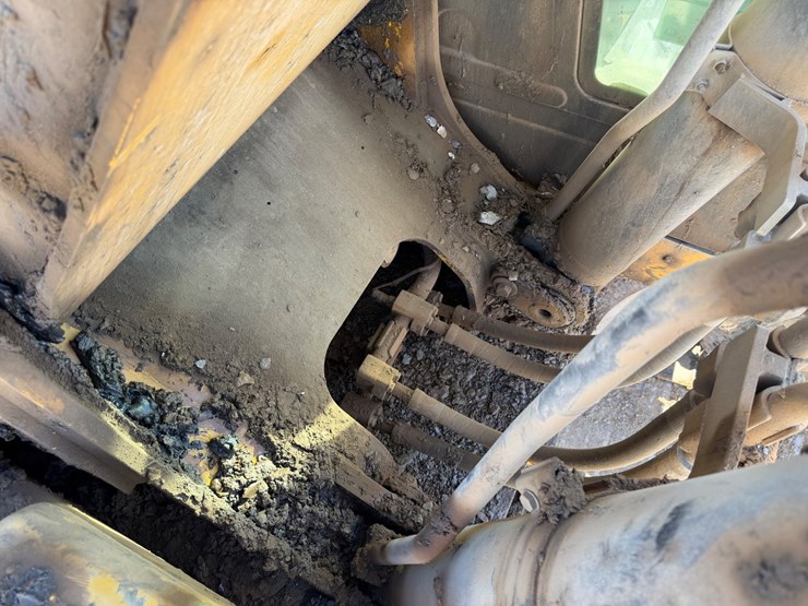 2017-caterpillar-336-image-33