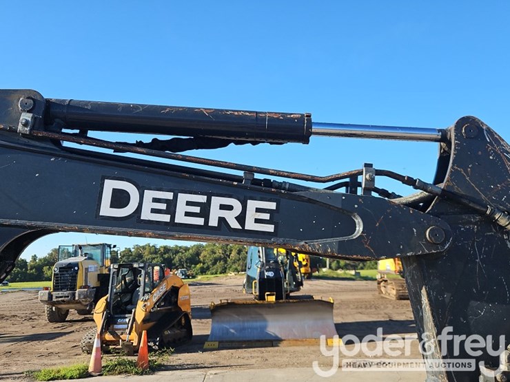 2021-deere-30g-image-17
