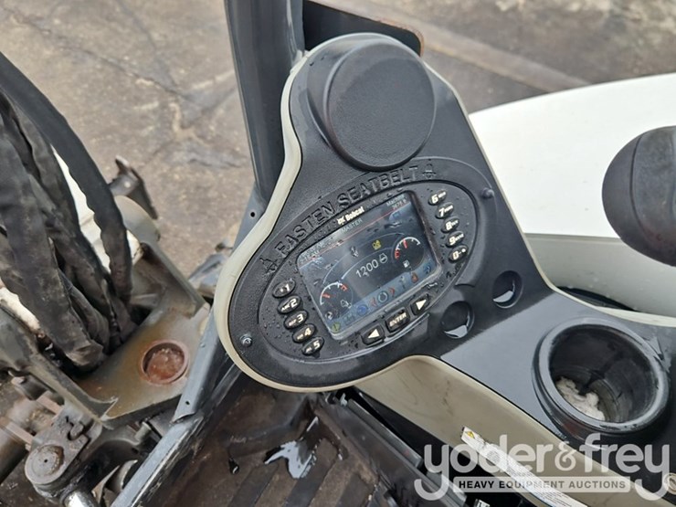 2020-bobcat-e32-image-34