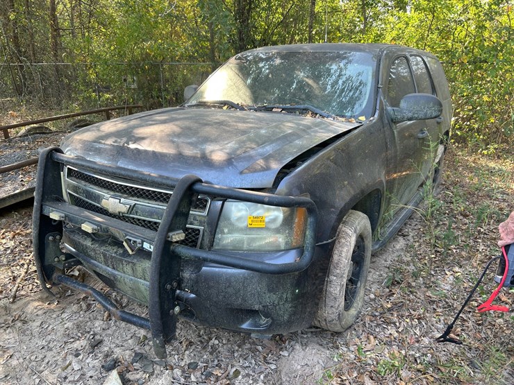 2011-chevrolet-tahoe-image-1