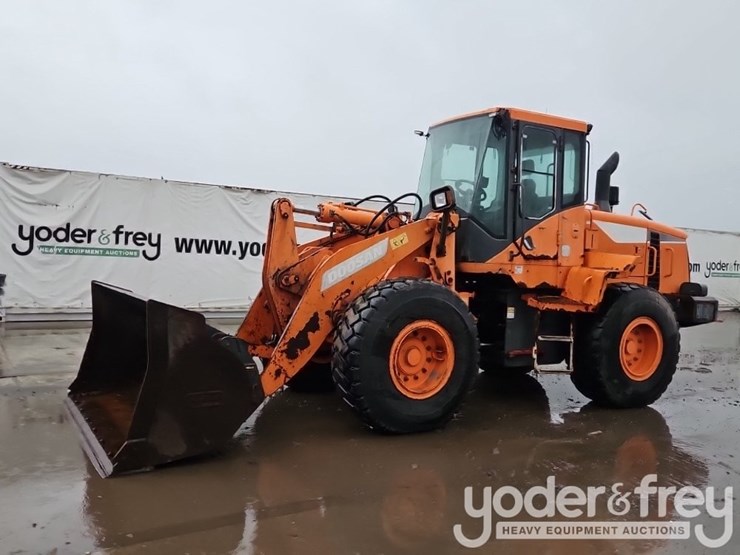 2018-doosan-dl220-5-image-1