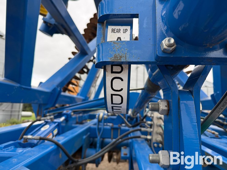 2012-landoll-7431-29-image-13