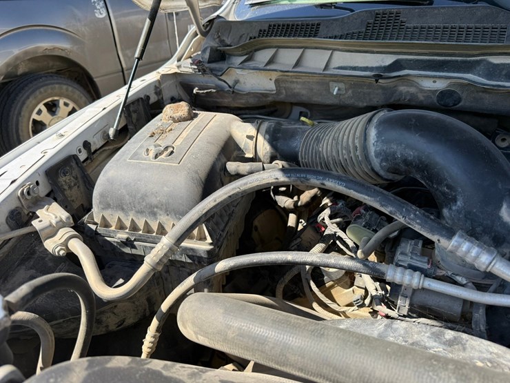 2016-dodge-1500-image-35