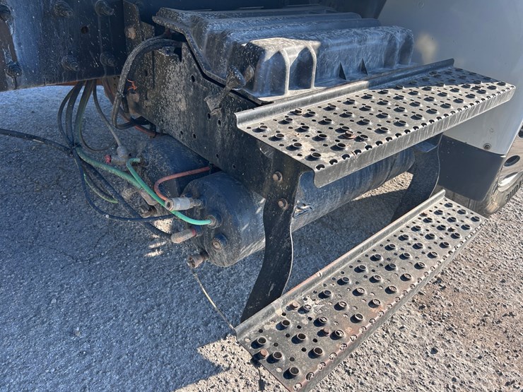 2007-international-durastar-4400-image-19