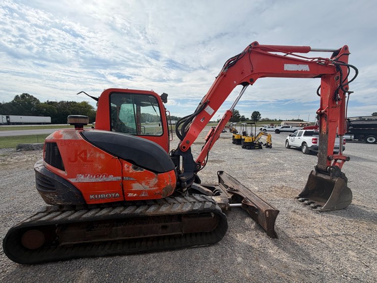 #22-•-2009-kubota-080-3-mini-excavator-image-17